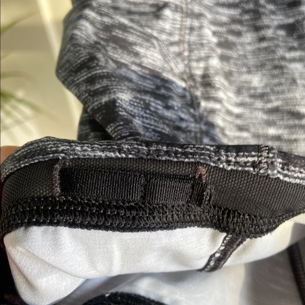 Lululemon Runderful Pants - Picture 6 of 13